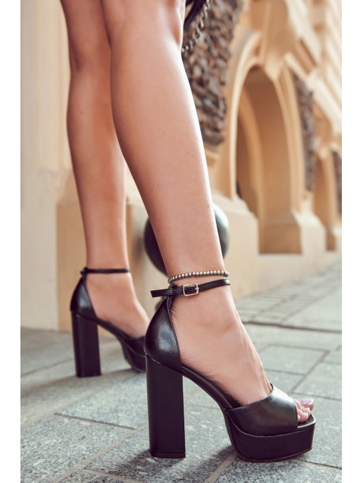 Fashionable Sandals On High Heels Black Besso