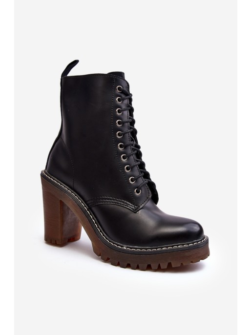 Women's lace-up ankle boots with a chunky heel Arove